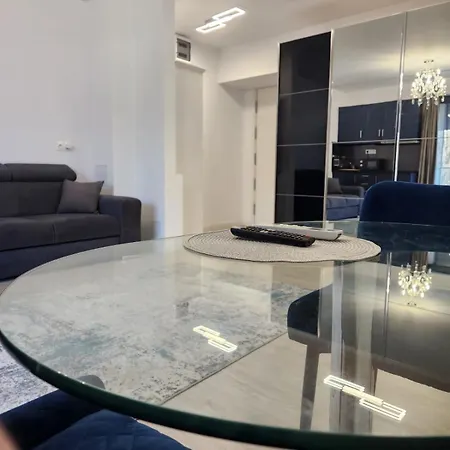 Lägenhet Rezident Proiect -apartament Baneasa , Aproape De Aeroport Si Therme Bukarest